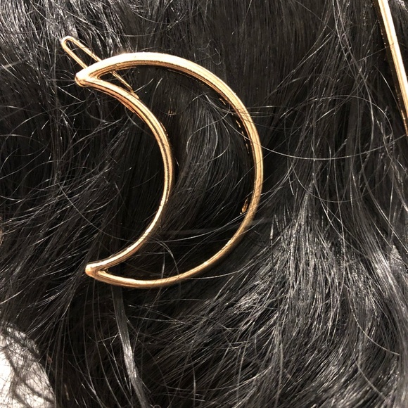 2/$10 Crescent Moon Hair Clip - Picture 1 of 3